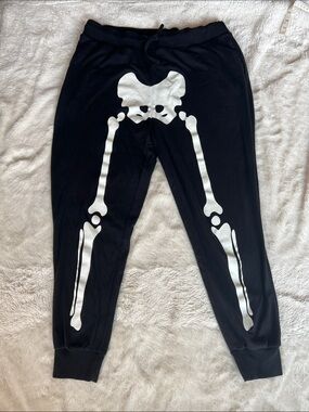Black skeleton, joggers size XL